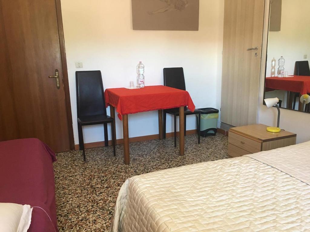 Bed and Breakfast Casa Ale Marghera Exterior foto